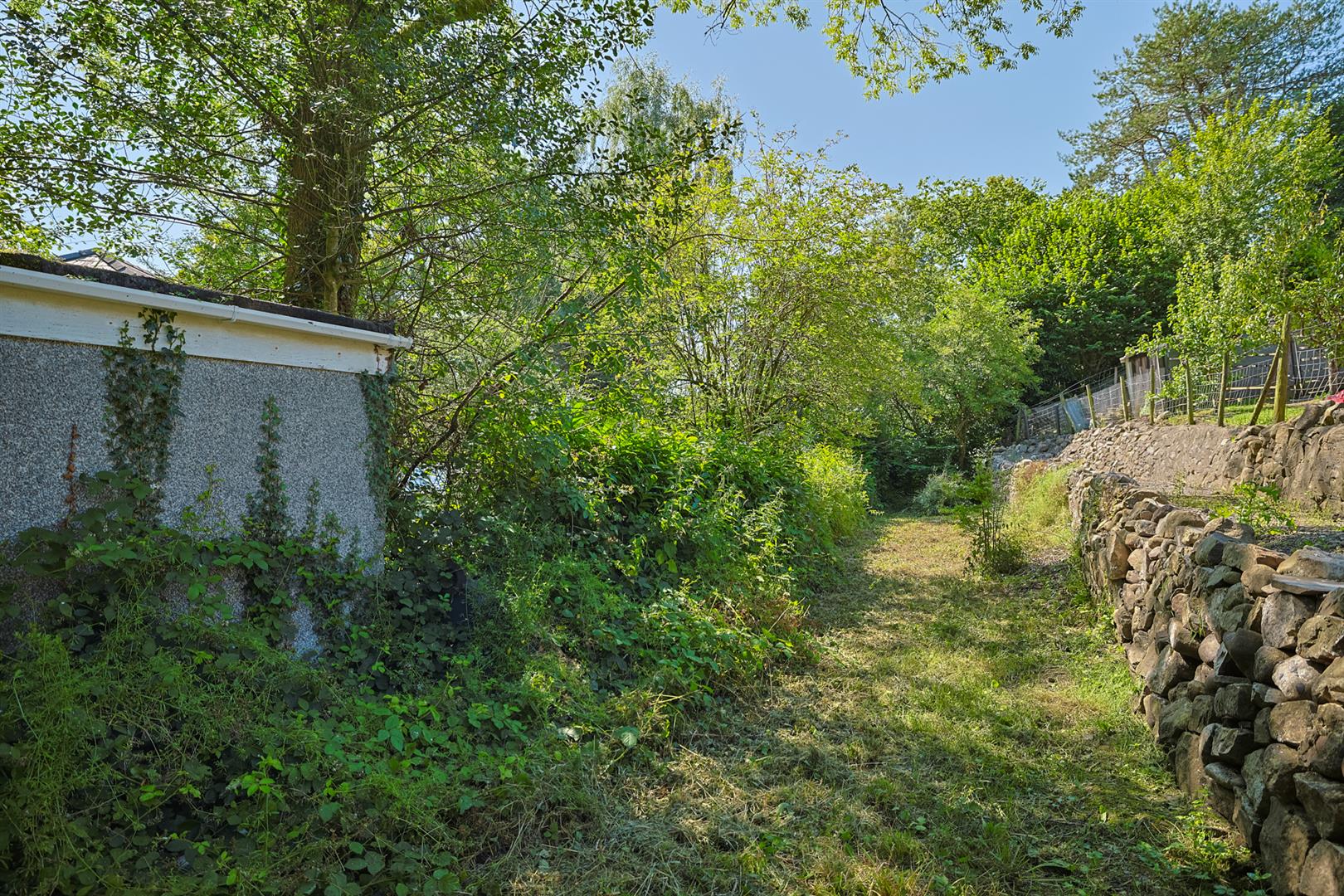 Avondale House, Llys Tawel, Ystradgynlais, Swansea, SA9 1BL